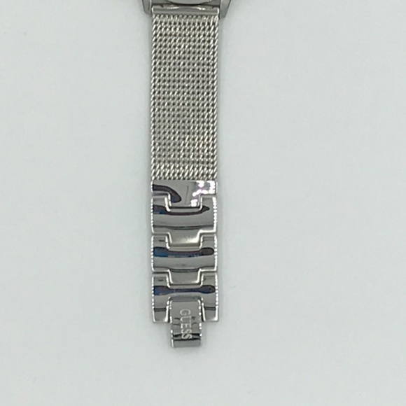 NWOT Guess Women’s Silver Tone, Pink Face Watch With Mesh Wristband - Picture 5 of 9